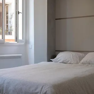  Appartement Lumineux Place De Lenche Panier France