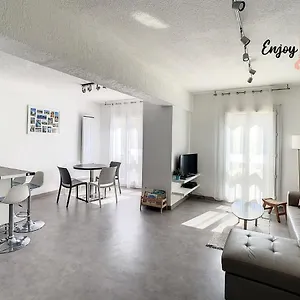  Appartement Au Pied Du Château De L'empéri France