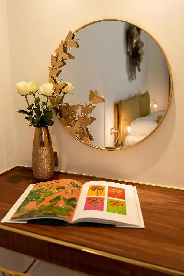 Maison D'Or Genoa Apartment