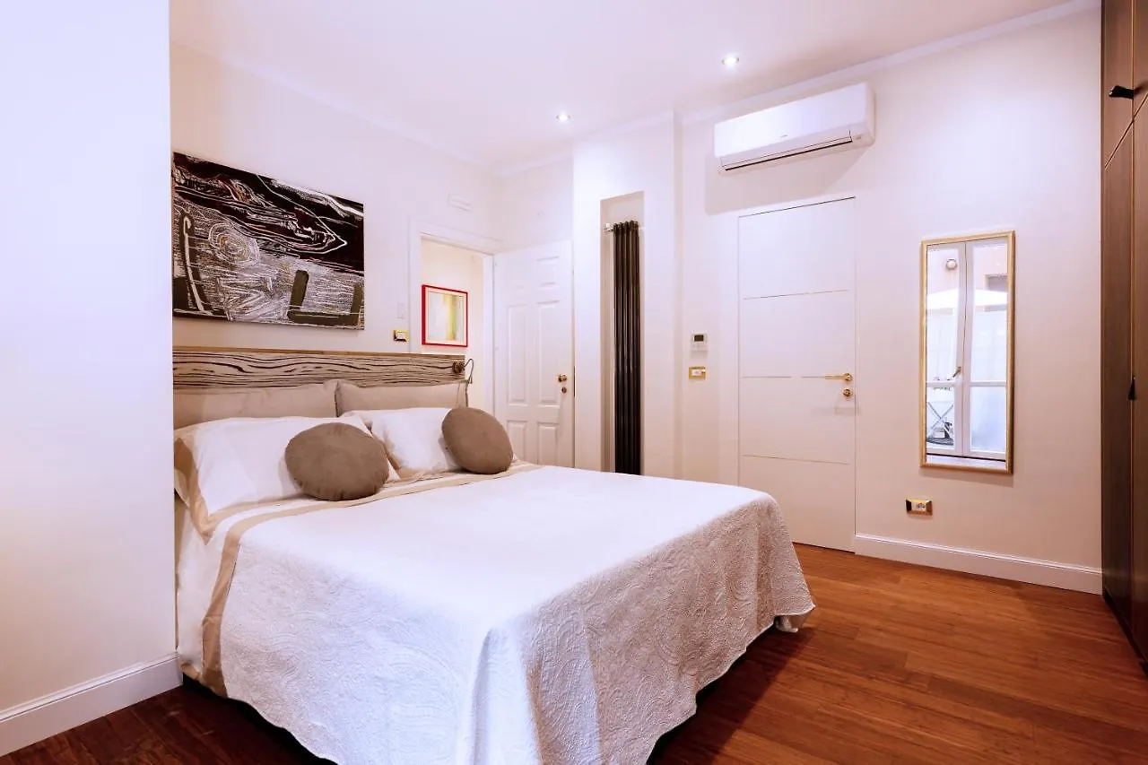 Apartment Maison D'Or Genoa