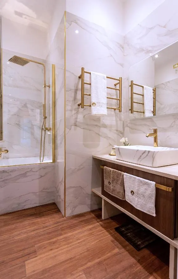 ג'נובה Maison D'Or 0*,  איטליה