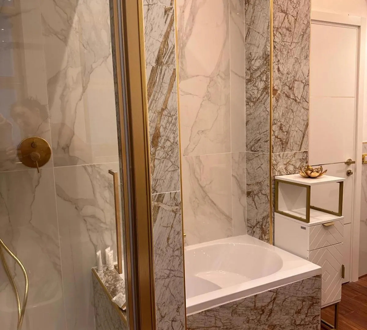 ג'נובה Maison D'Or איטליה